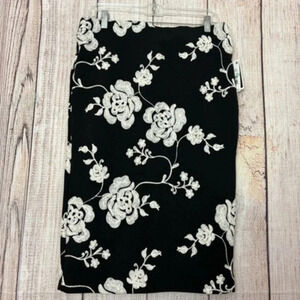 Eci New York Classic black And Cream Pencil Skirt Embroidered Flowers size 8